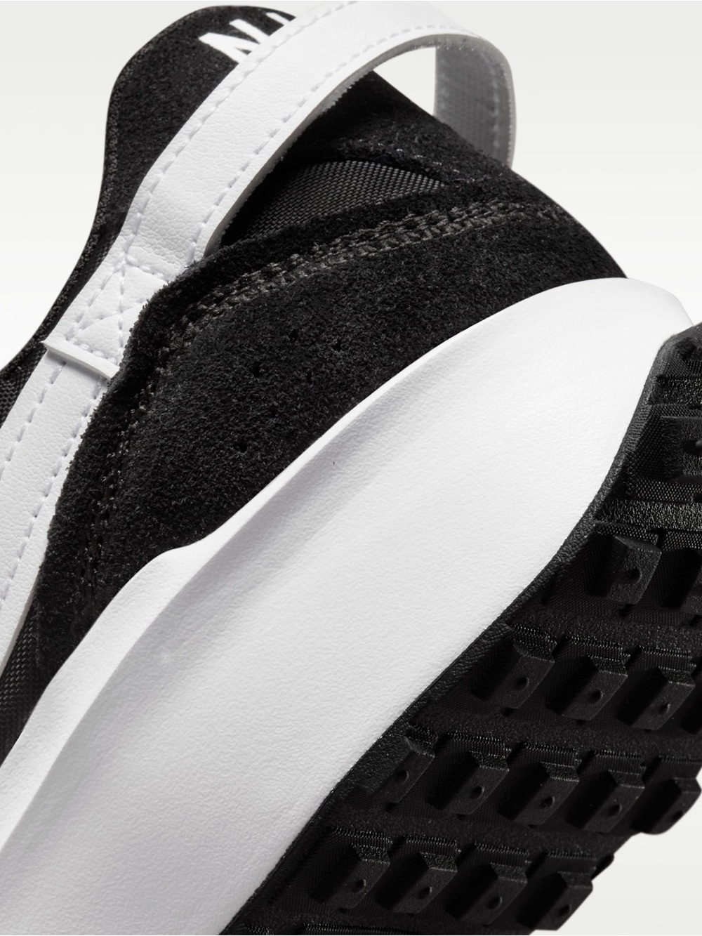 Nike Waffle Debut Black White Sneakers Women’s Size 9 NWT - Picture 8 of 11